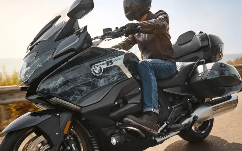 K 1600 Grand America